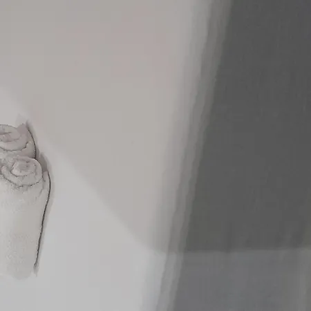 Les Palmiers Niceairport, Beach200m, 2bedrooms, Wifi Optic * Nice